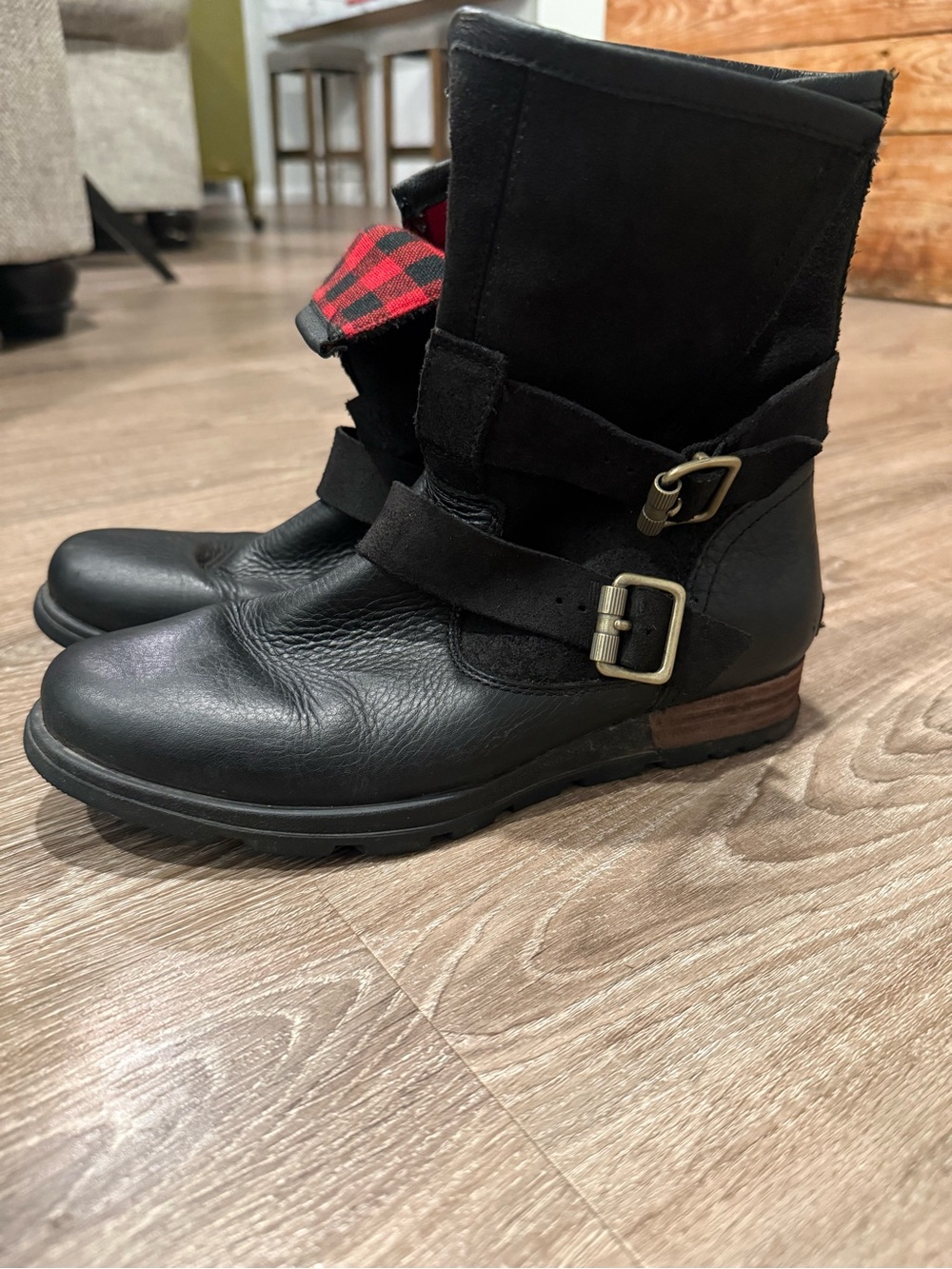 SOREL Major Moto Black Leather Boot with Buffalo Check plaid detail Size 8
